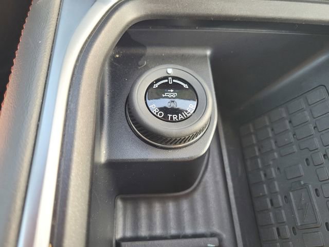 Certified 2025 Ford Expedition Active image 25