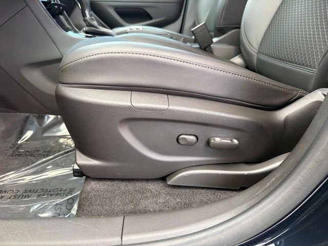 Used 2022 Buick Encore Preferred w/ Safety Package image 19