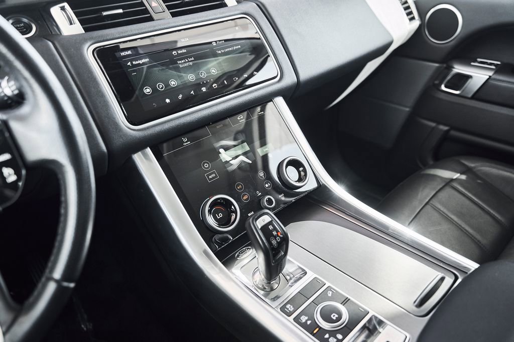 Used 2020 Land Rover Range Rover Sport SE image 37