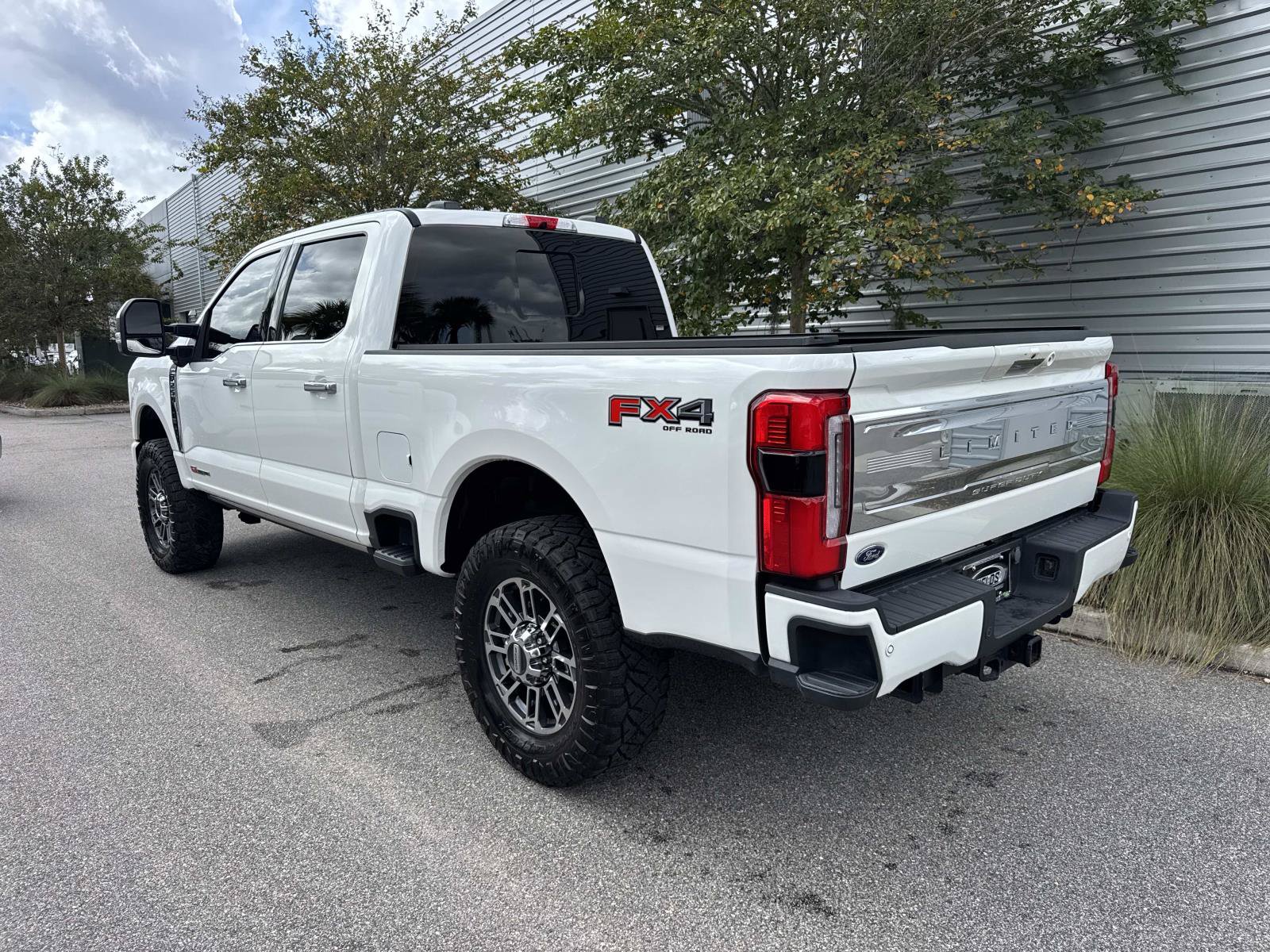 Used 2024 Ford F250 Limited w/ FX4 Off-Road Package AWD/4WD image 3