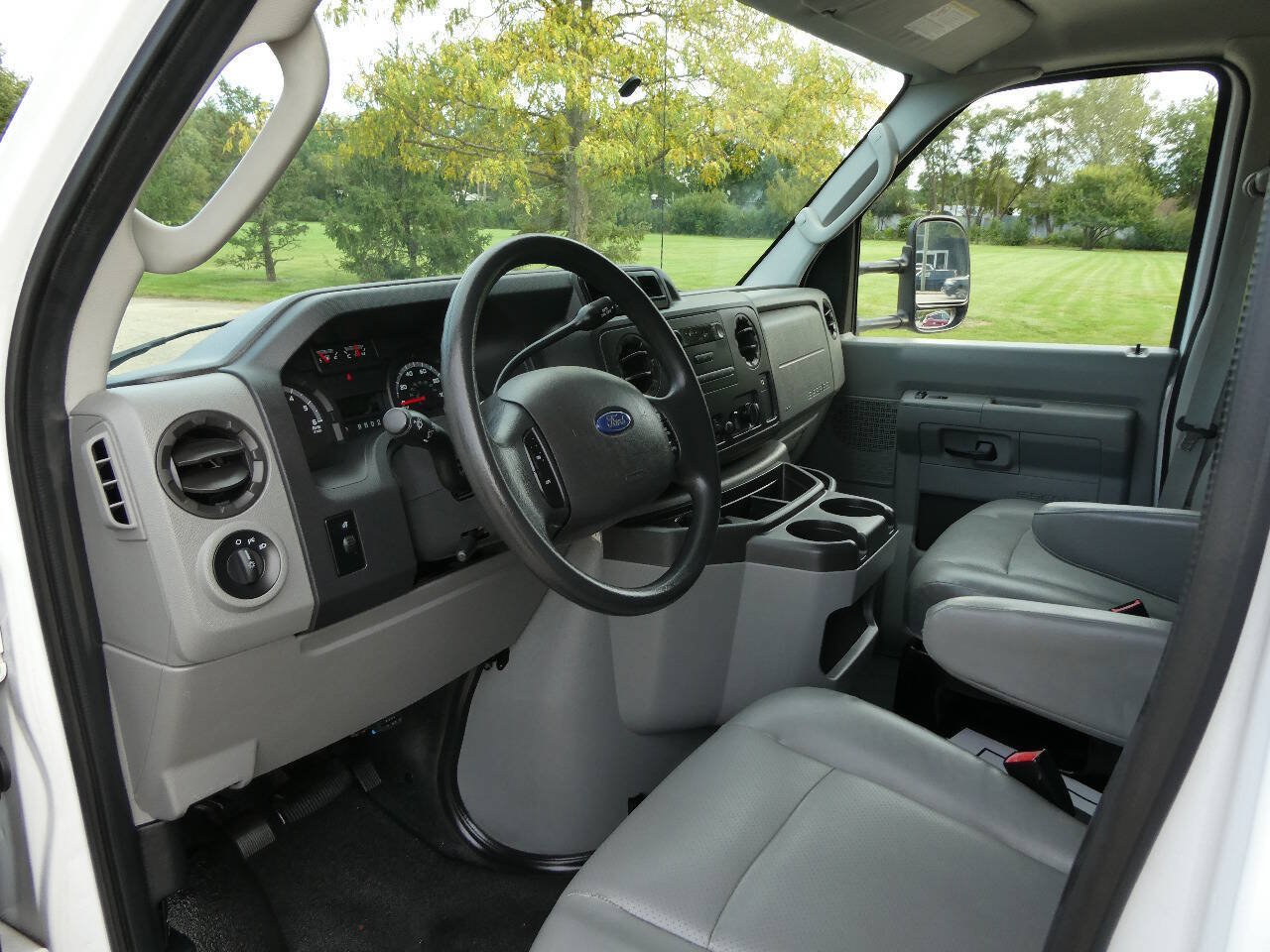 Used 2012 Ford E-250 and Econoline 250 w/ Commercial Cargo Van Pkg RWD image 10