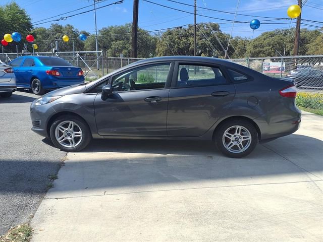 Used 2017 Ford Fiesta SE image 4