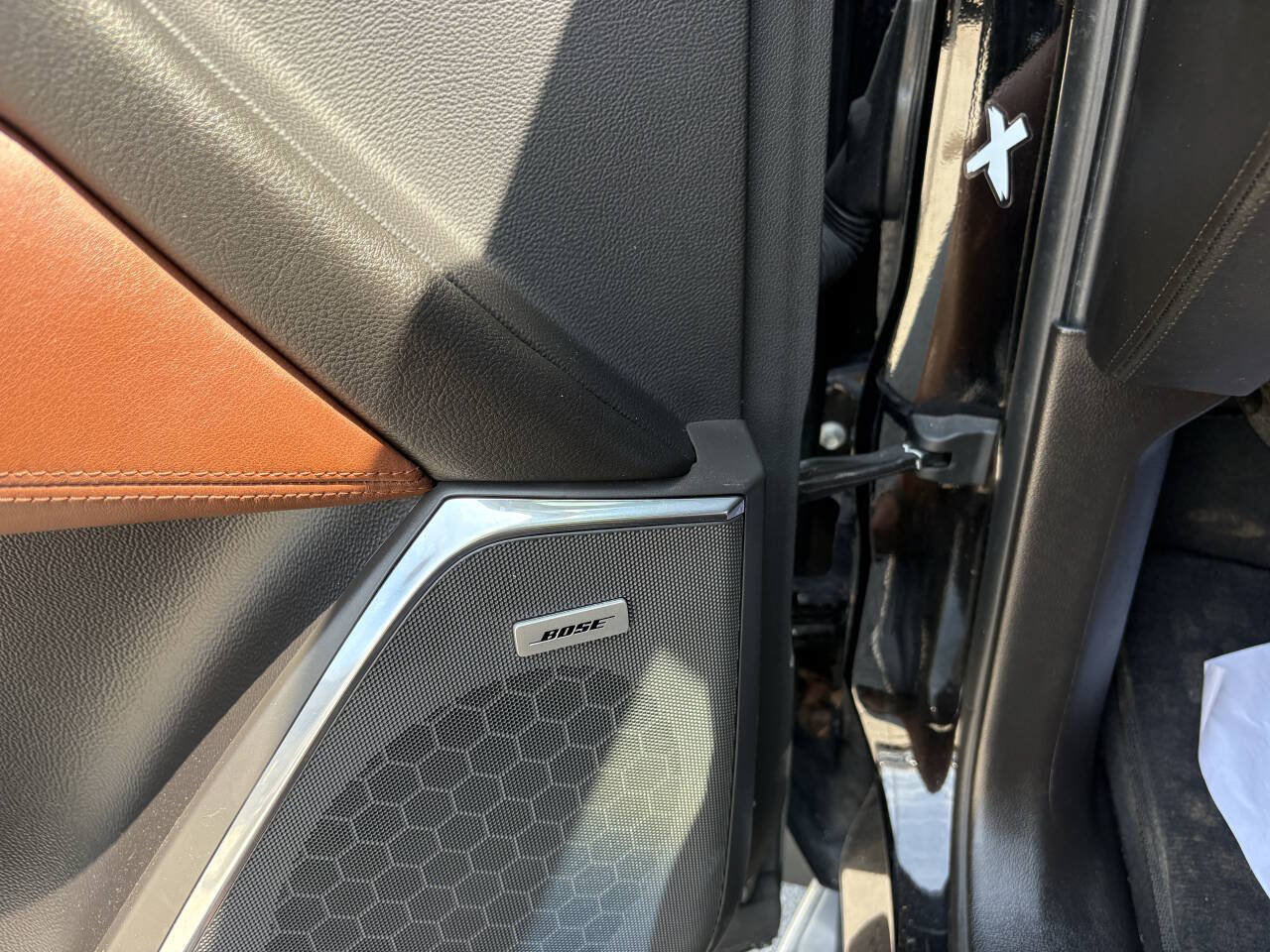 Used 2015 Cadillac Escalade ESV Luxury RWD image 25