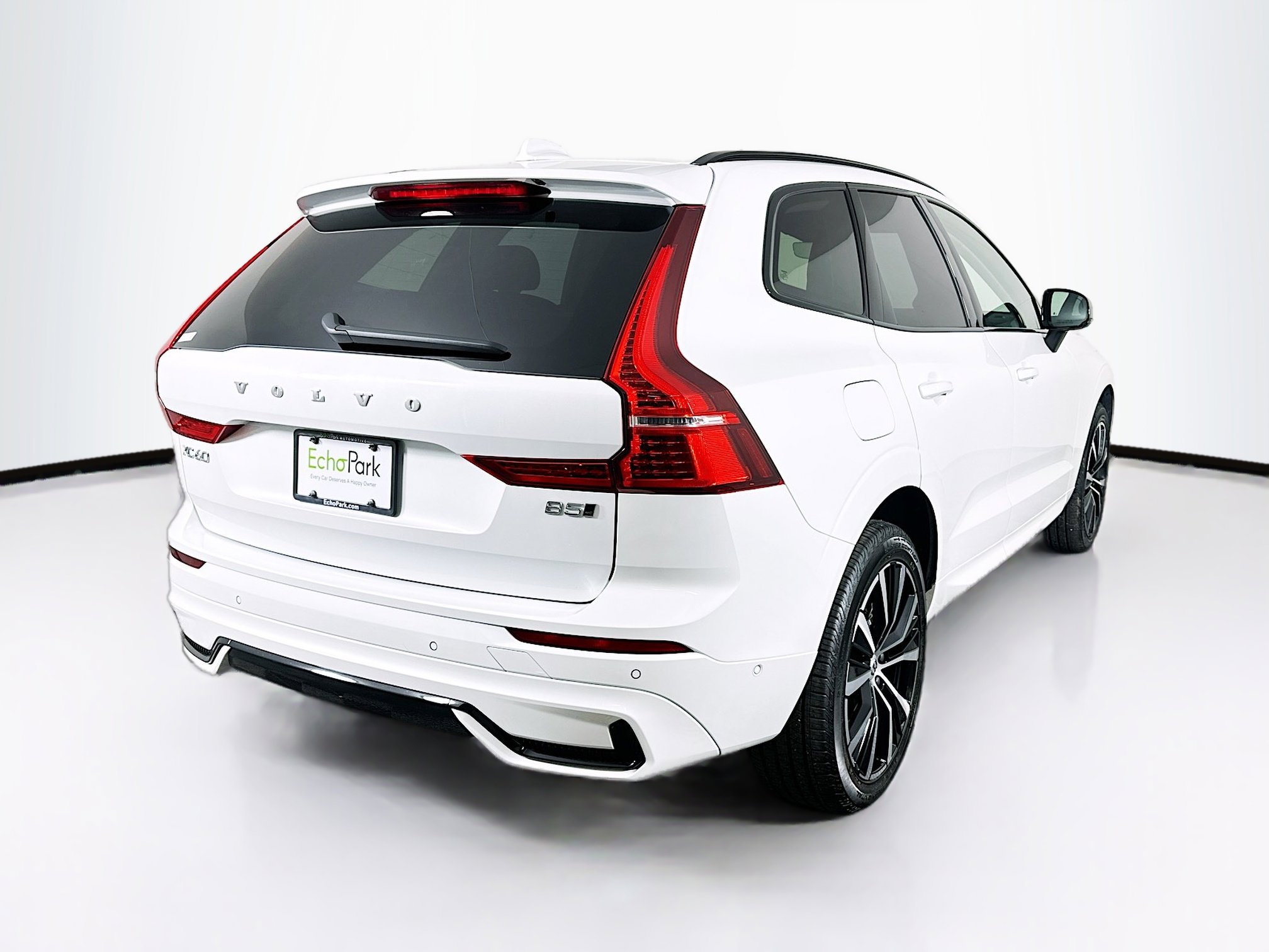 Used 2025 Volvo XC60 B5 Plus image 9