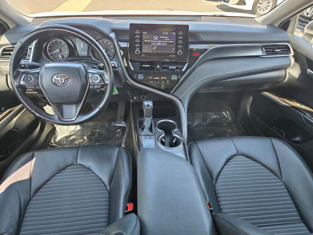 Used 2023 Toyota Camry SE image 10