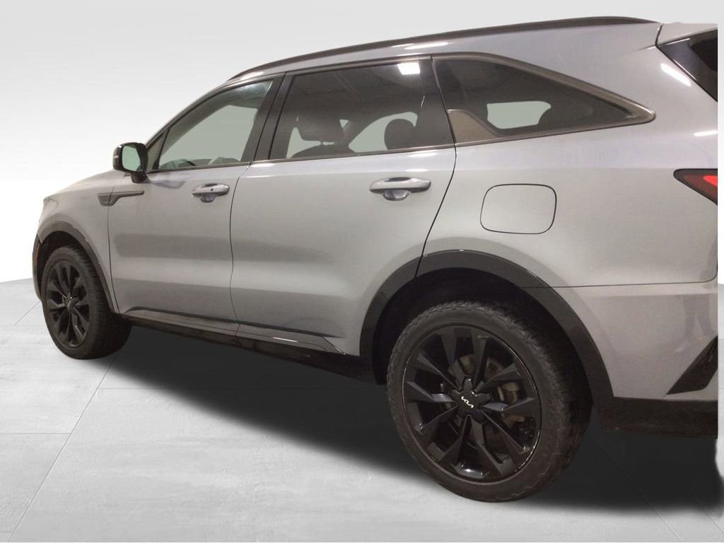 Used 2022 Kia Sorento SX image 3