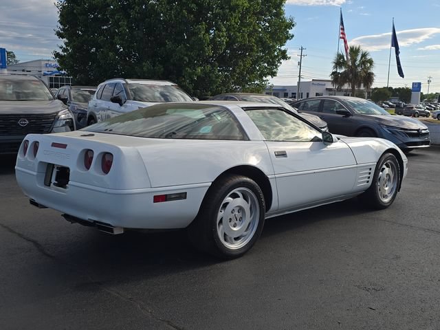 Used 1993 Chevrolet Corvette Coupe RWD image 3