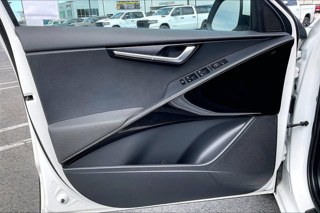 Used 2023 Kia Niro EX image 22