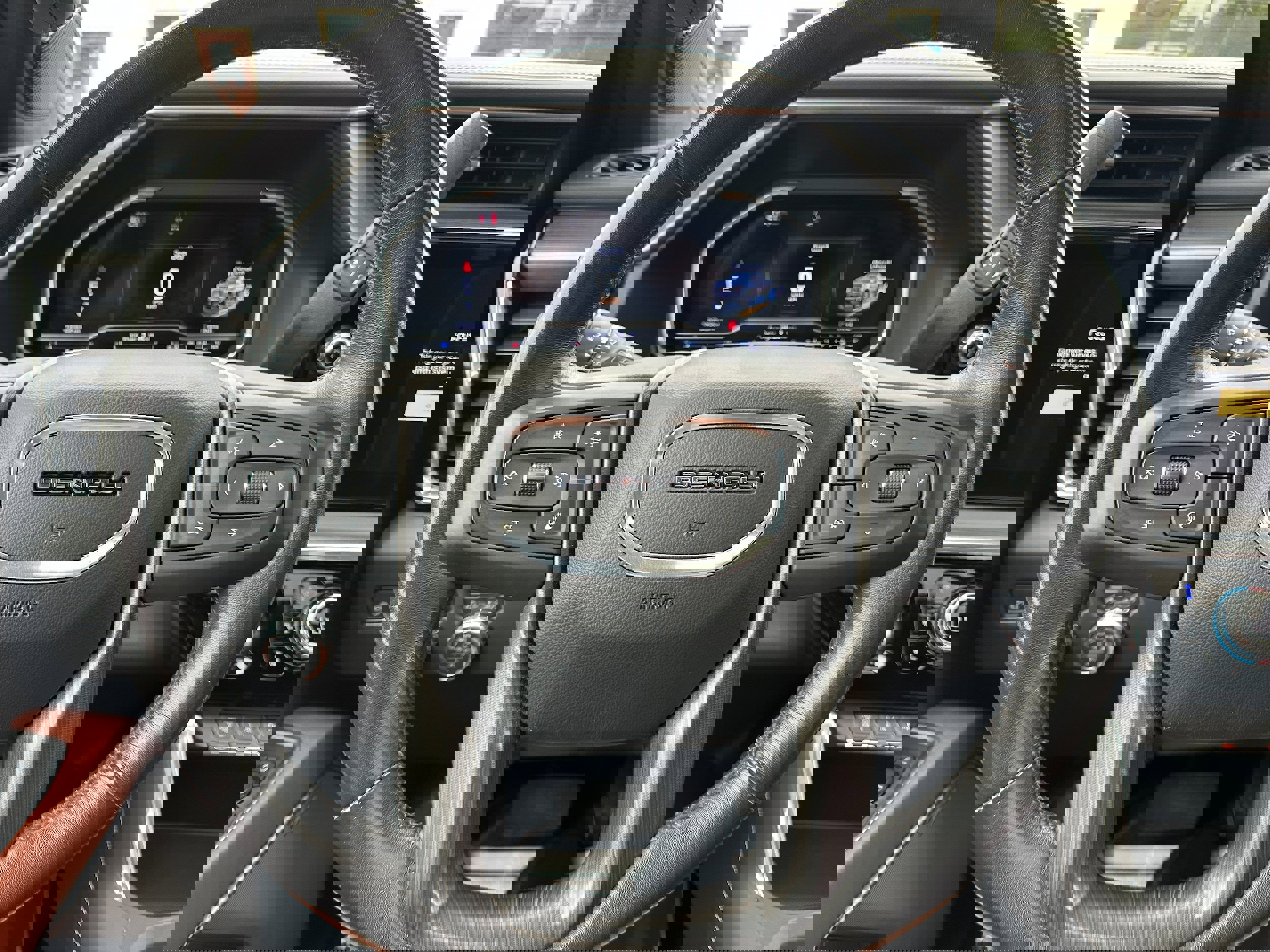 Used 2024 GMC Sierra 2500 Denali Ultimate image 4