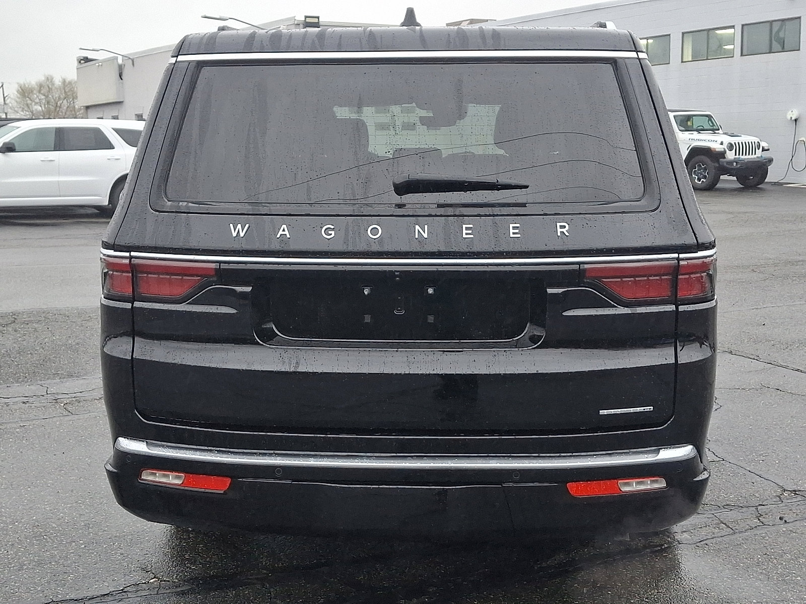 Used 2024 Jeep Wagoneer L Series III w/ Premium Group I image 5