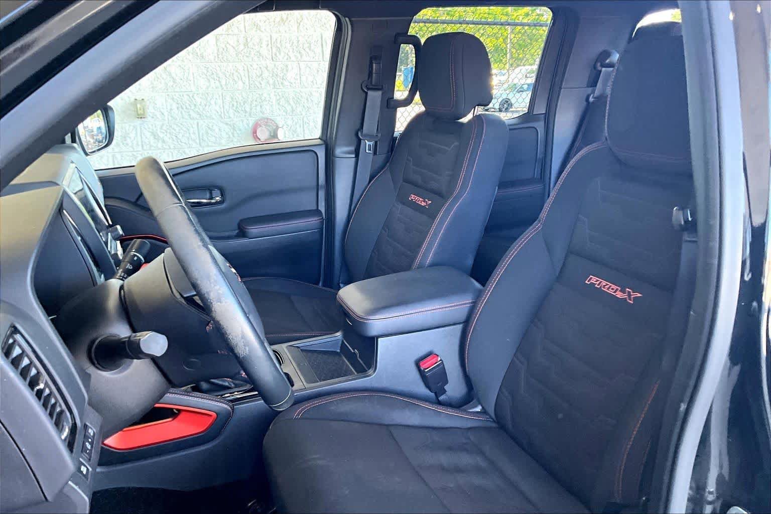 Used 2022 Nissan Frontier Pro-X RWD image 8