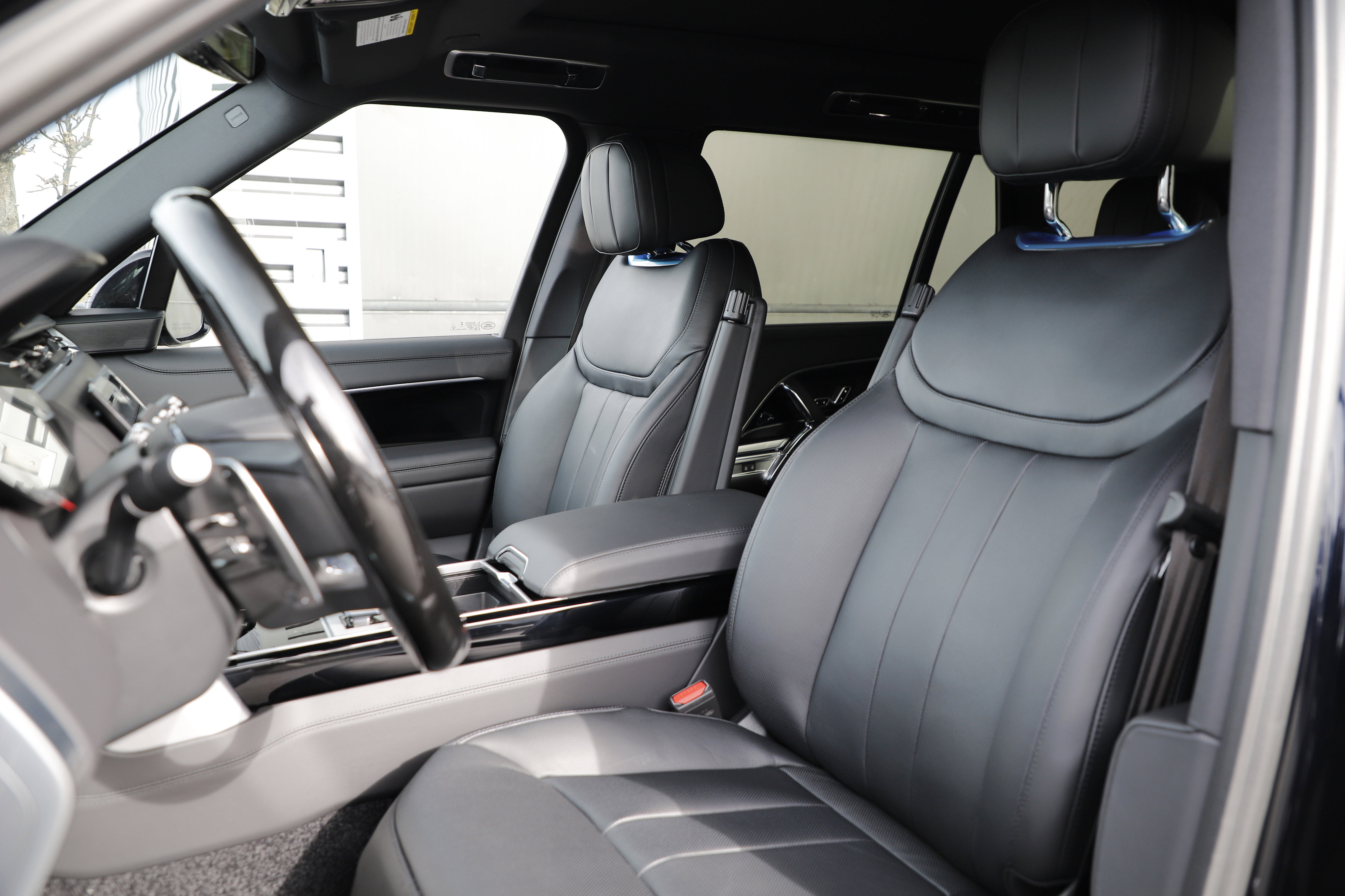 New 2026 Land Rover Range Rover Long Wheelbase SE AWD/4WD image 19