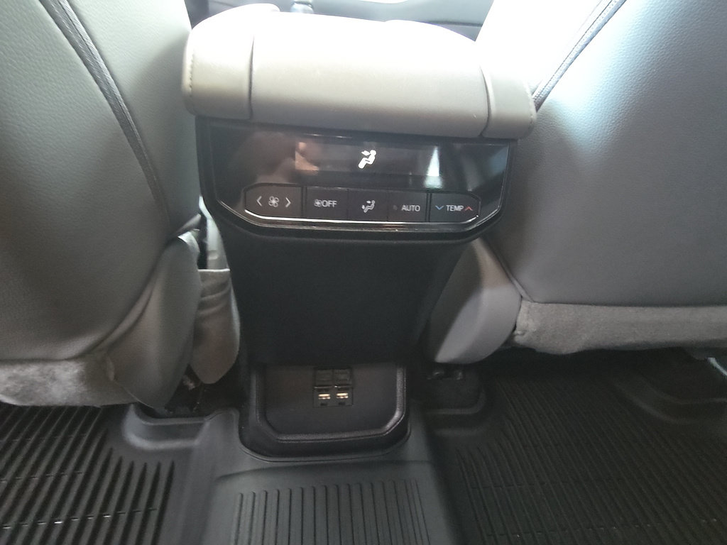 Certified 2021 Toyota Highlander XLE AWD/4WD image 20