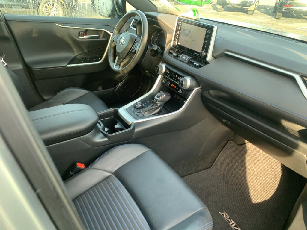 Used 2019 Toyota RAV4 XSE w/ Carpet Mat Package AWD/4WD image 18