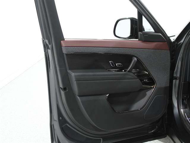 Used 2023 Land Rover Range Rover Sport SE Dynamic image 4