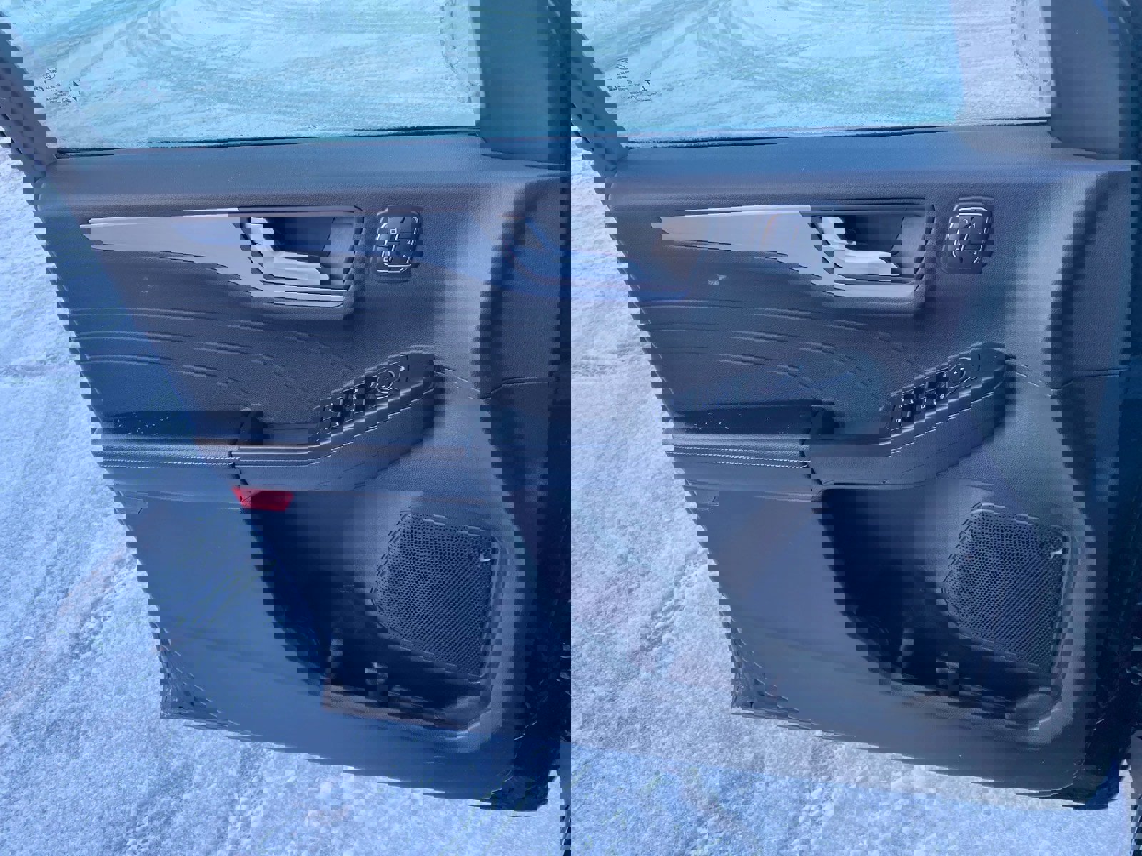 Used 2025 Ford Escape Platinum AWD/4WD image 17