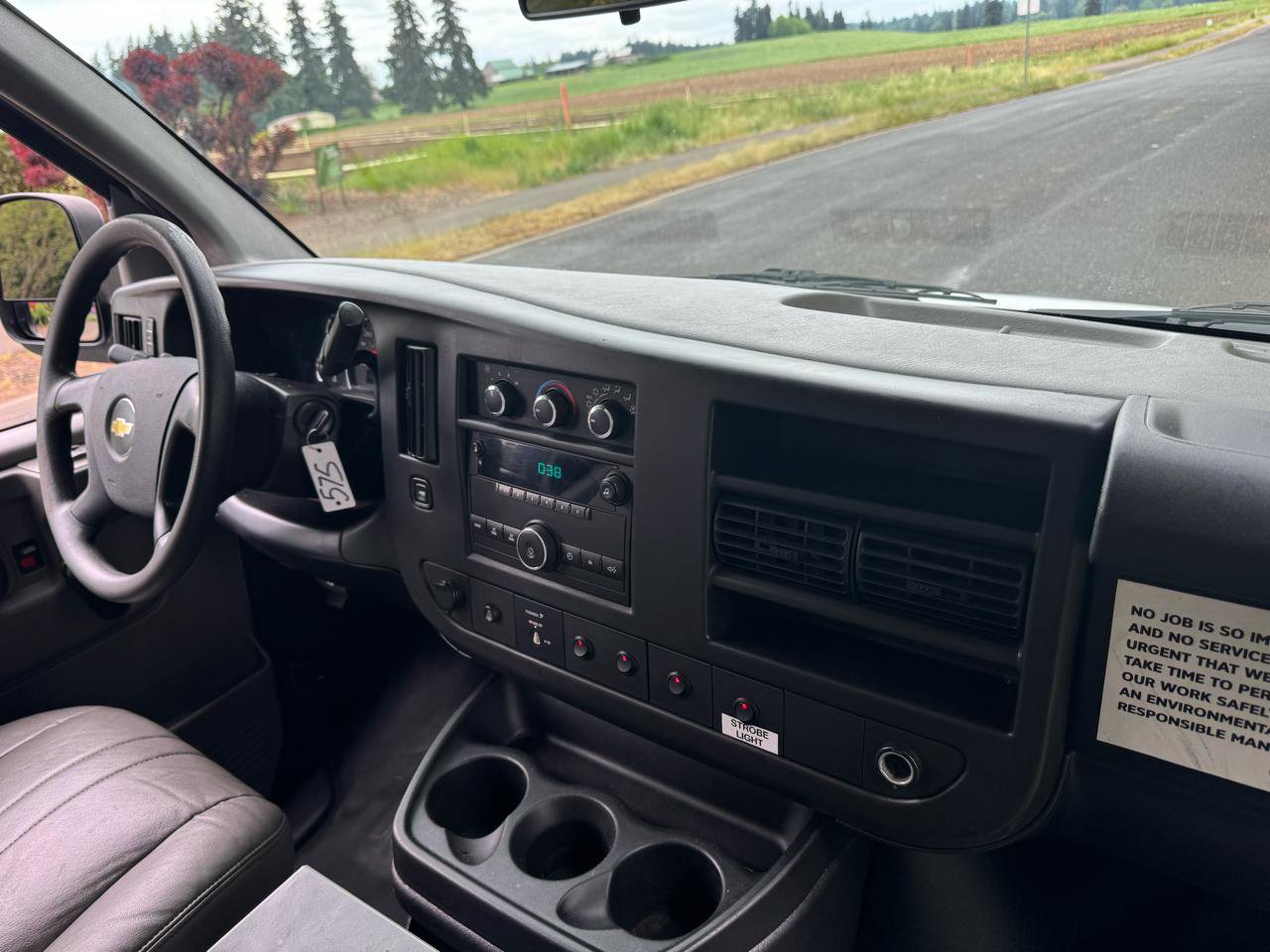 Used 2013 Chevrolet Express 2500 RWD image 17