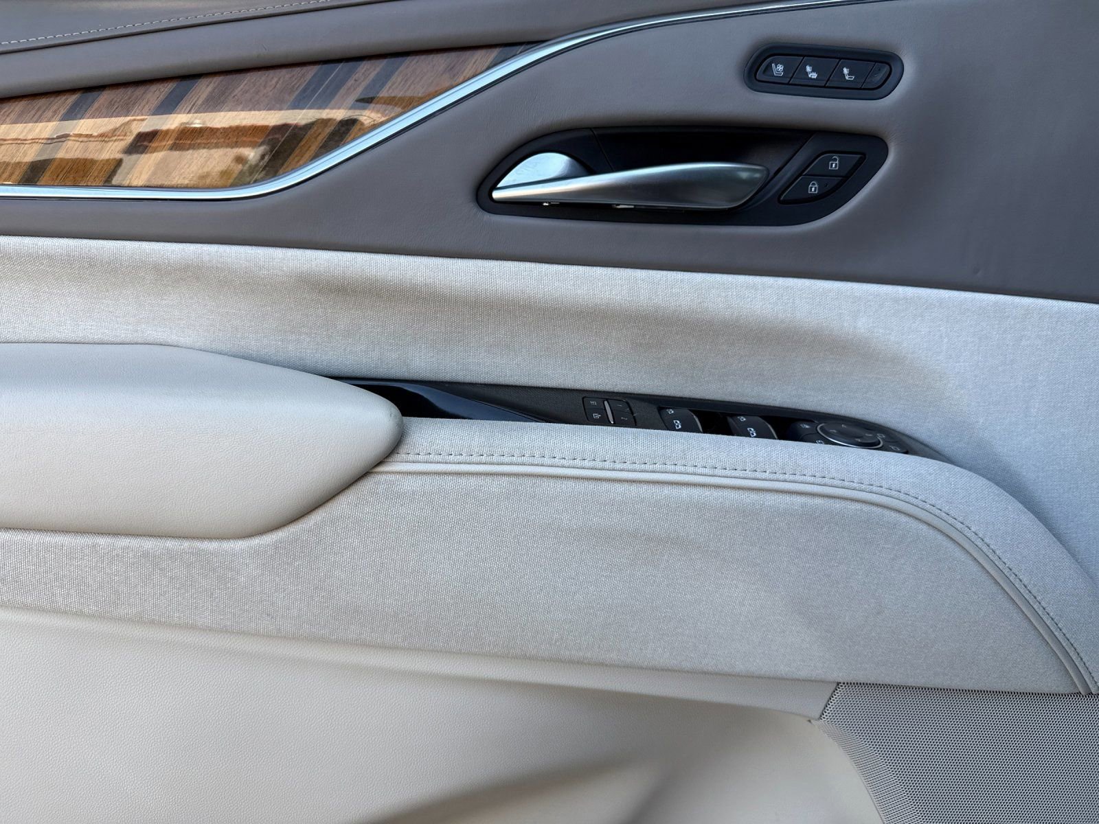 Used 2021 Cadillac Escalade Sport Platinum image 10