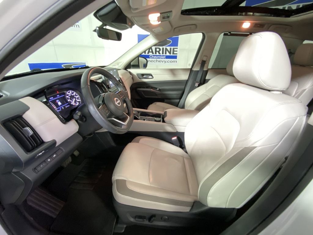 Used 2024 Nissan Pathfinder SL w/ SL Premium Package AWD/4WD image 25