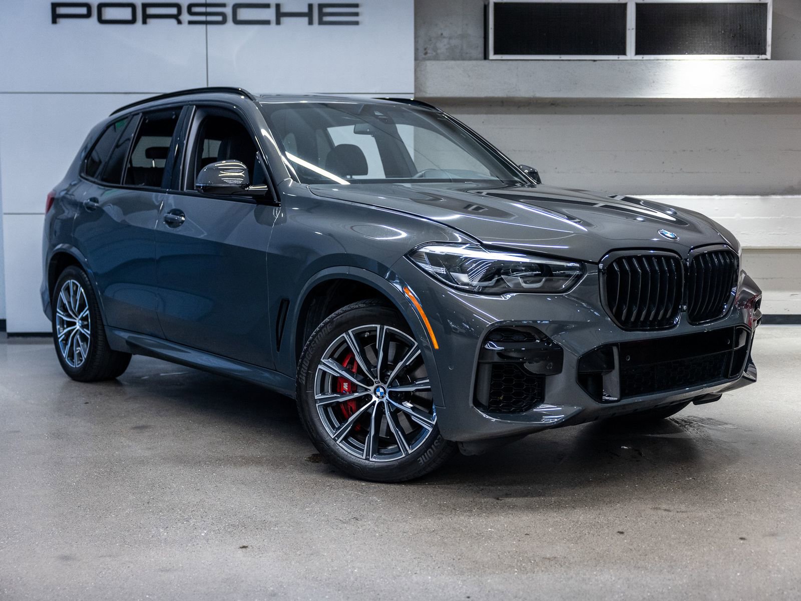 Used 2023 BMW X5 M50i w/ Climate Comfort Package image 10
