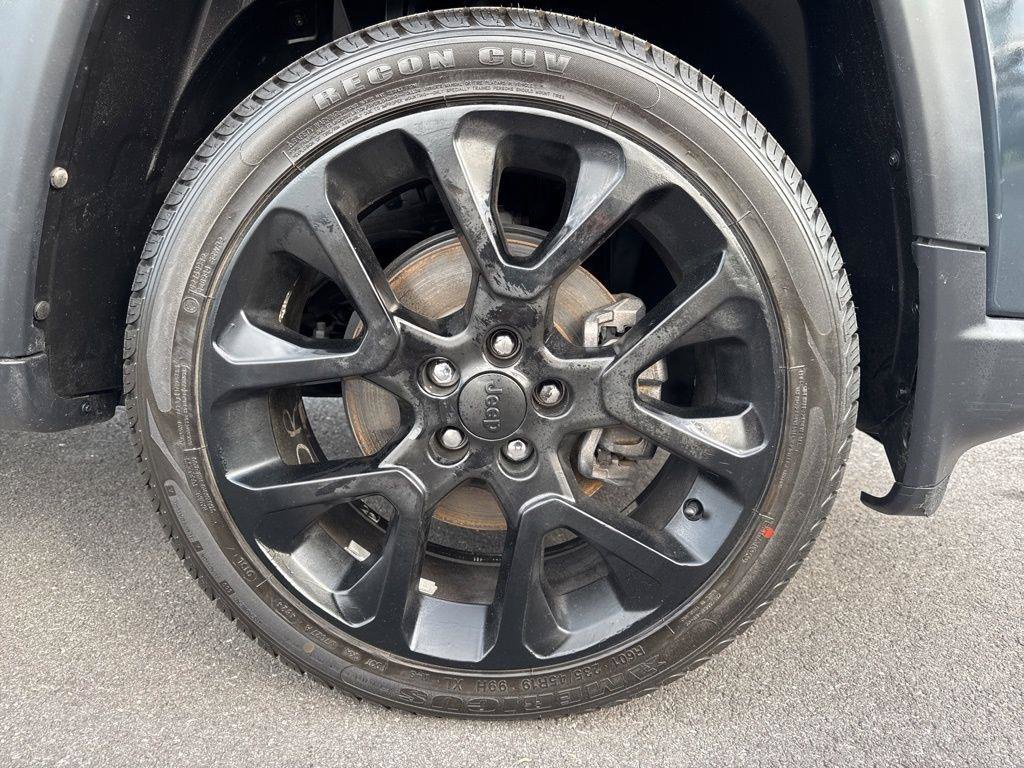 Used 2018 Jeep Compass Limited w/ Navigation Group AWD/4WD image 11