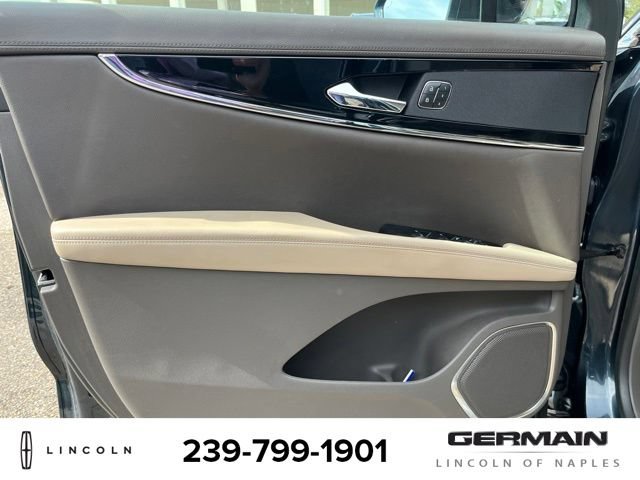 Used 2023 Lincoln Nautilus AWD w/ Premium Package image 12
