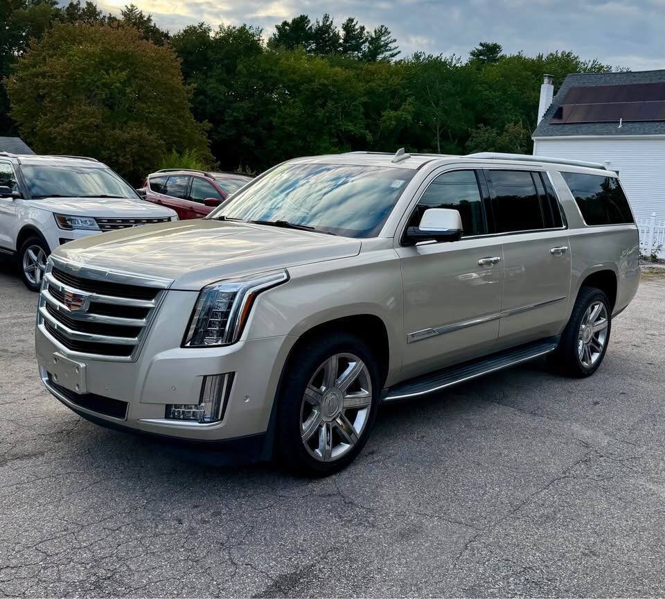 Used 2017 Cadillac Escalade ESV Luxury AWD/4WD image 1