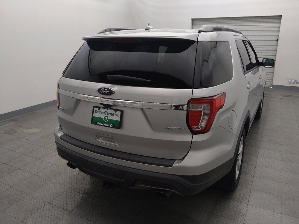 Used 2019 Ford Explorer XLT w/ Equipment Group 202A image 7