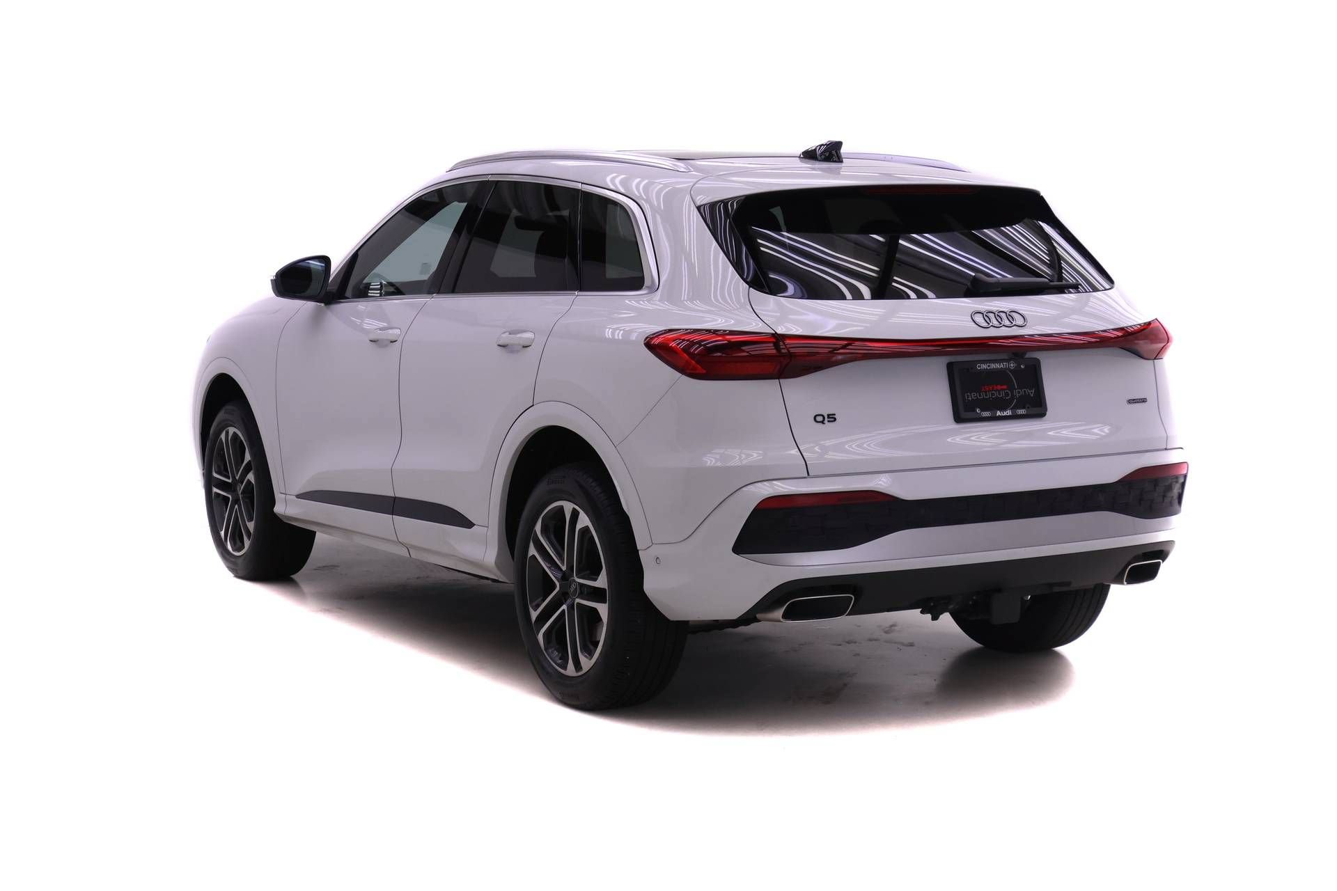 Certified 2025 Audi Q5 Premium w/ Convenience Package AWD/4WD image 5
