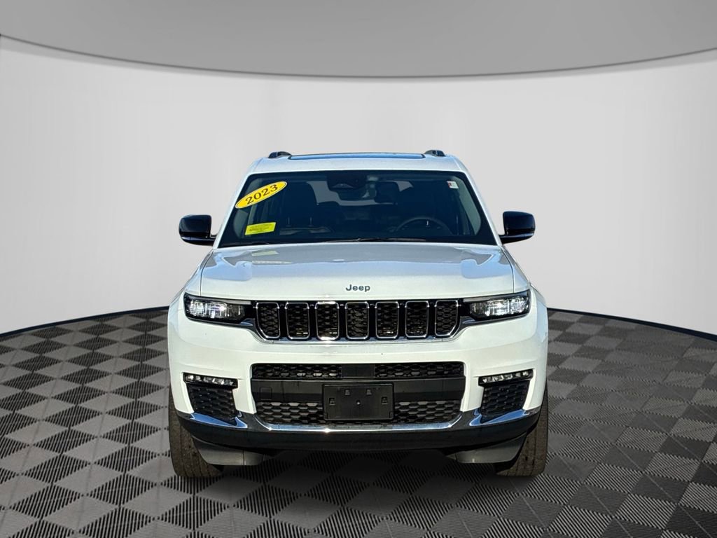 Used 2023 Jeep Grand Cherokee L Limited AWD/4WD image 2