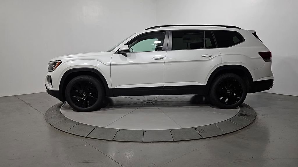 New 2026 Volkswagen Atlas SE image 2