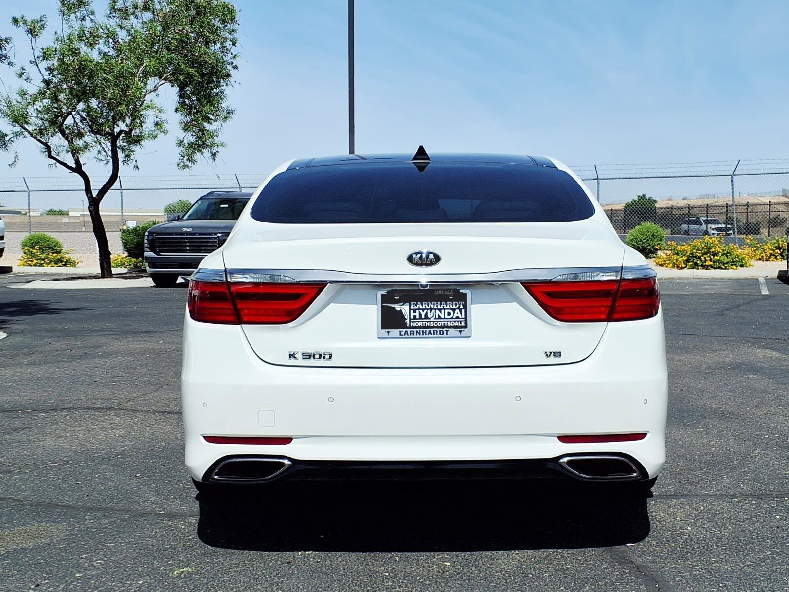 Used 2017 Kia K900 Luxury RWD image 5