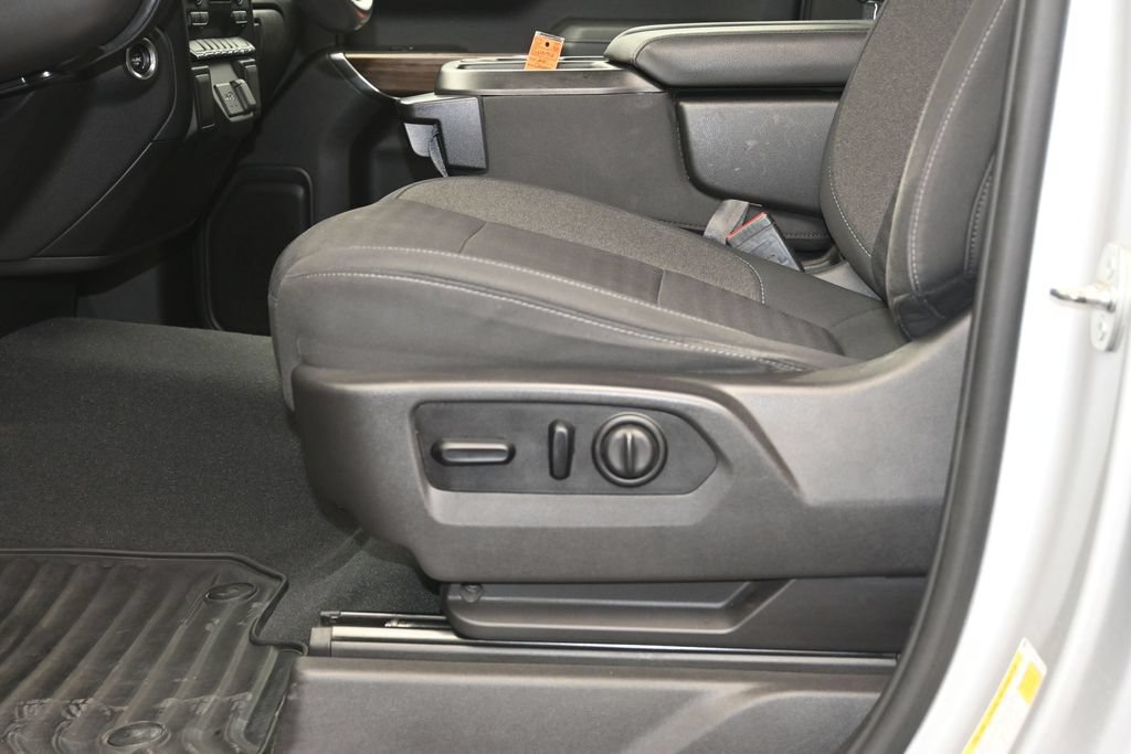 Certified 2021 Chevrolet Silverado 1500 LT AWD/4WD image 21