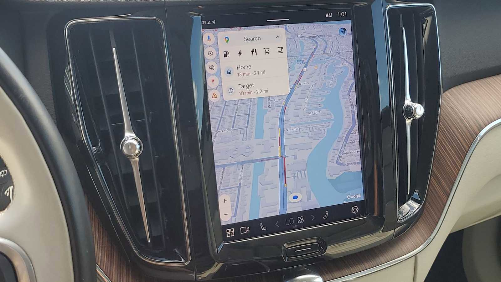 Used 2022 Volvo XC60 T8 Inscription Expression w/ Advanced Package image 29