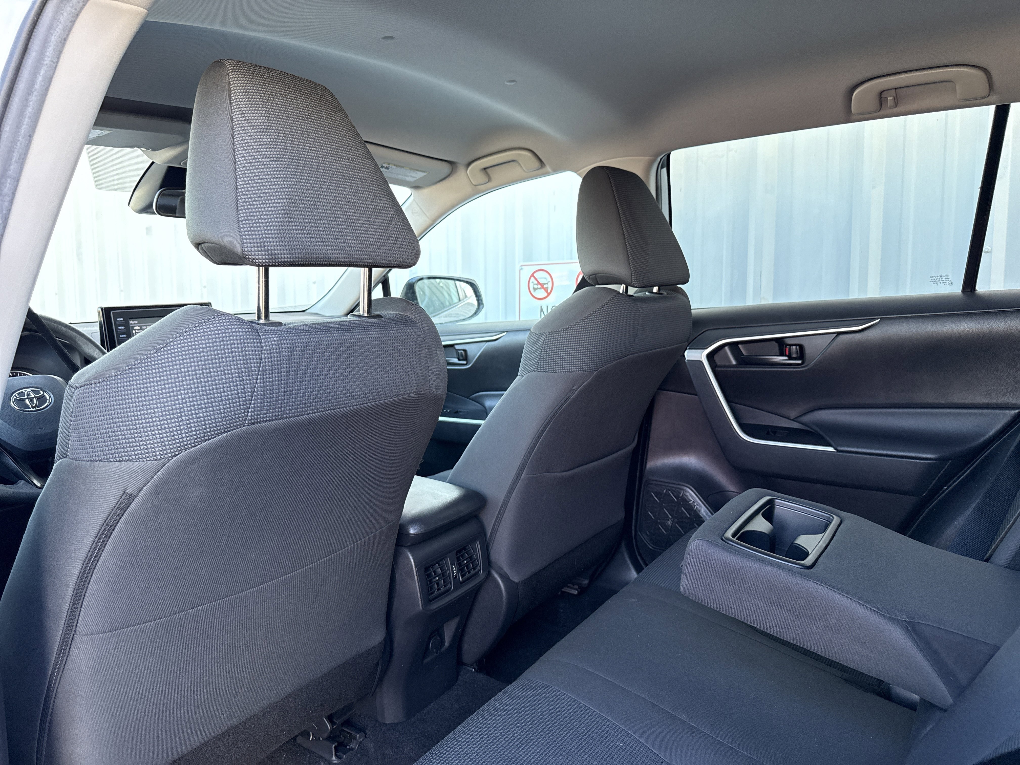 Used 2022 Toyota RAV4 LE image 19