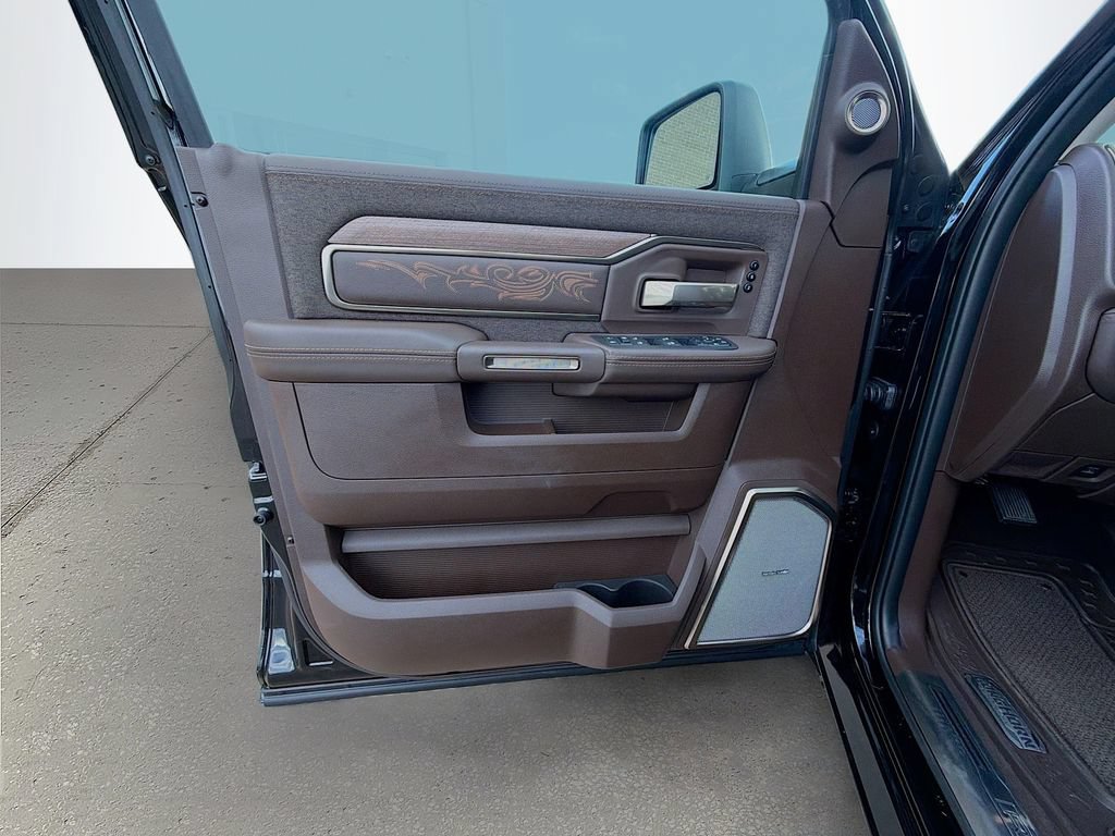 New 2026 RAM 2500 Limited AWD/4WD image 21