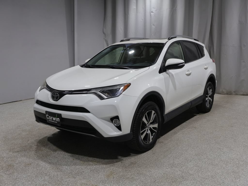 Used 2017 Toyota RAV4 XLE AWD/4WD image 7