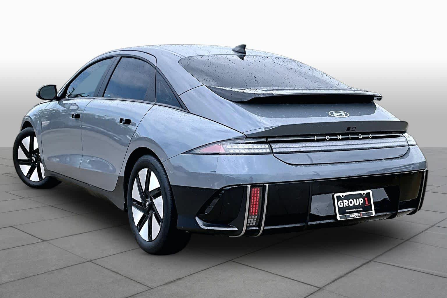 Used 2024 Hyundai Ioniq 6 SE RWD image 10