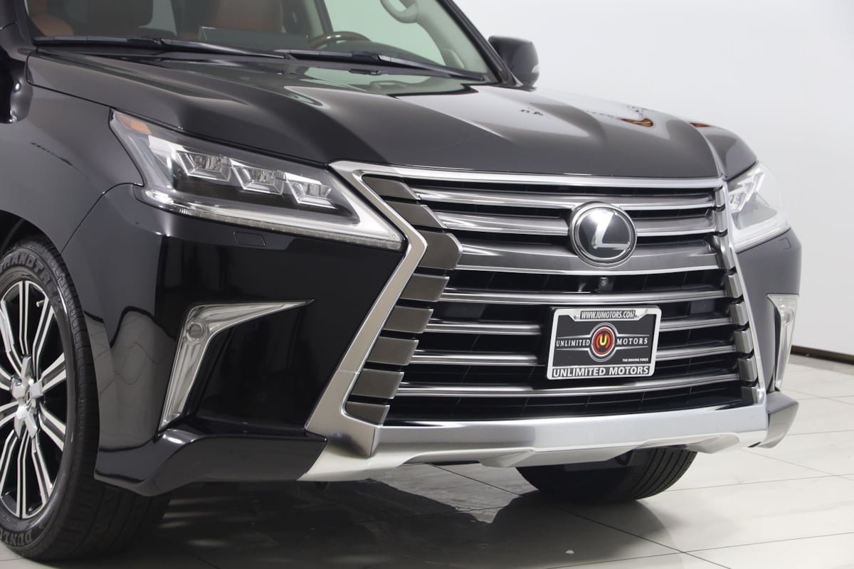Used 2020 Lexus LX 570 4WD w/ Luxury Package image 42