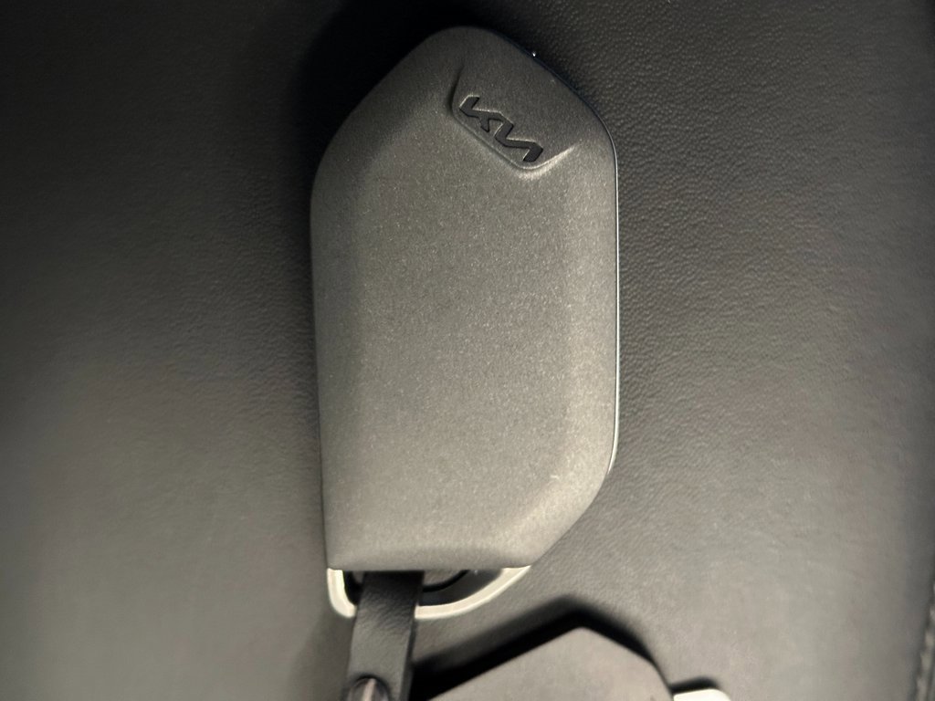 Used 2025 Kia K5 LXS image 17