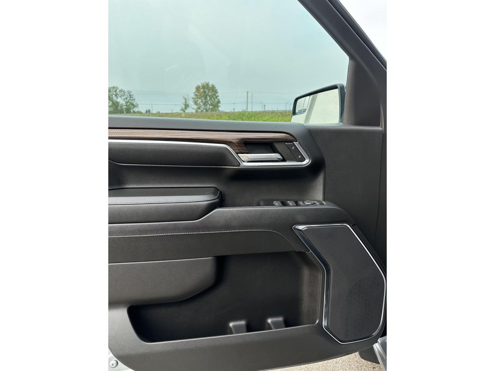 Used 2024 Chevrolet Silverado 1500 LT AWD/4WD image 13