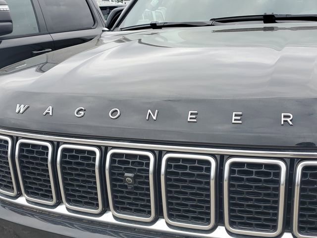 Used 2025 Jeep Wagoneer 4WD w/ Convenience Group I image 5