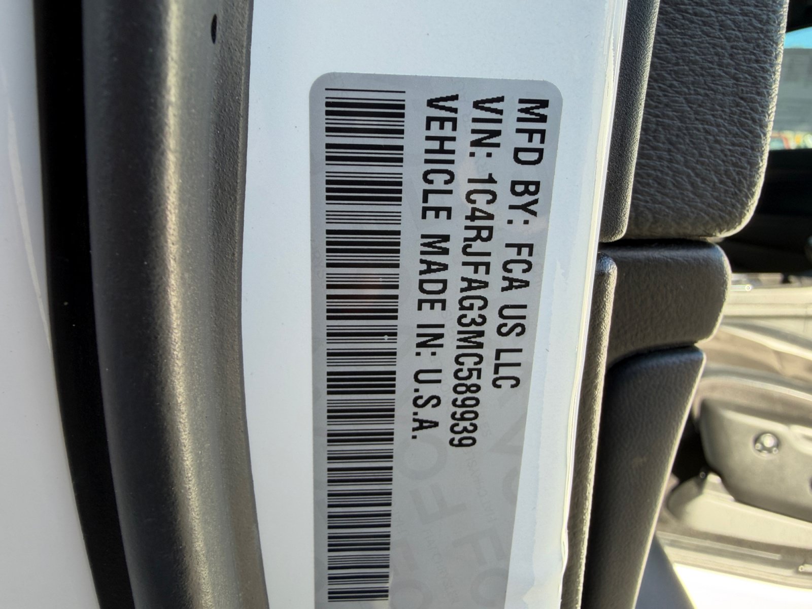 Used 2021 Jeep Grand Cherokee Laredo X AWD/4WD image 32
