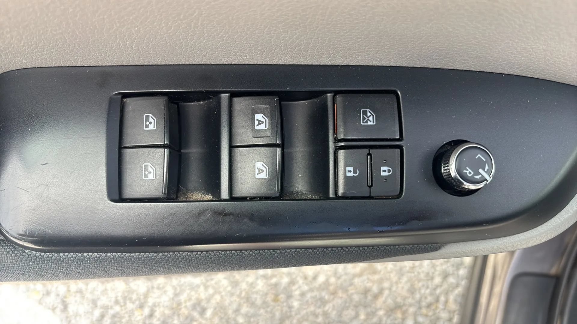 Used 2016 Toyota Highlander LE w/ Protection Package #3 AWD/4WD image 20