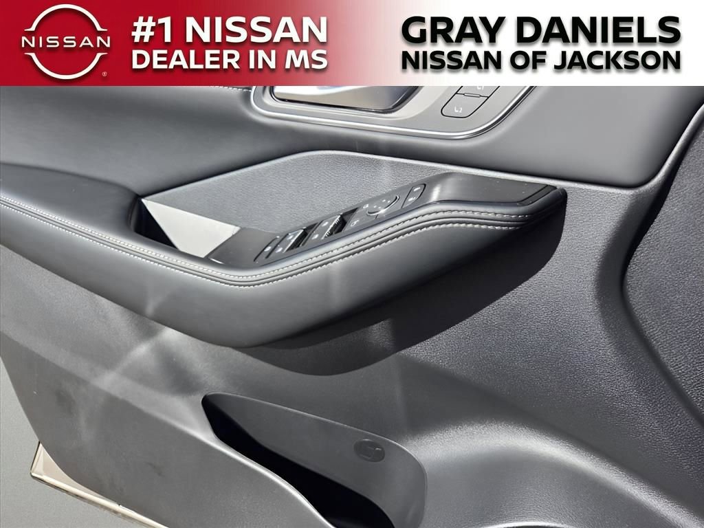 New 2026 Nissan Rogue Platinum w/ Platinum Premium Package image 14