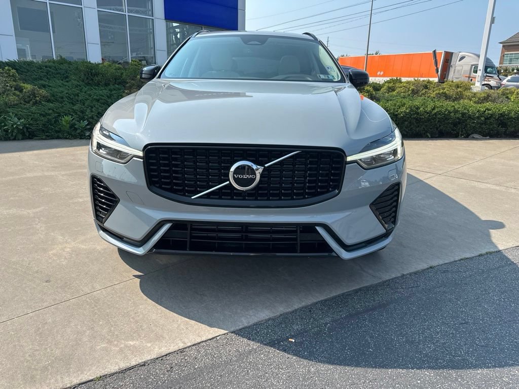 Certified 2025 Volvo XC60 T8 Core w/ Protection Package Premier AWD/4WD image 2