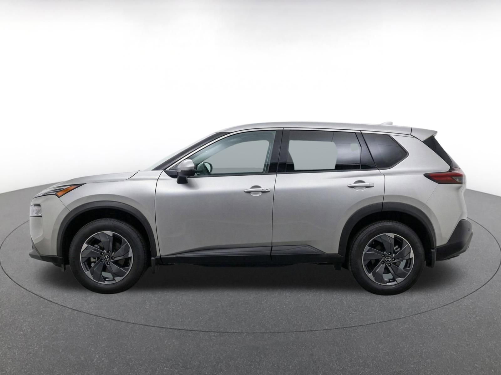 Used 2025 Nissan Rogue SV AWD/4WD image 4