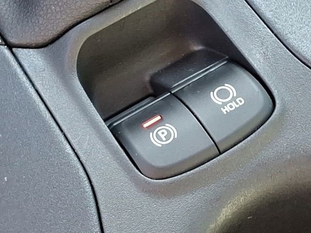 Used 2022 Toyota Corolla Cross L image 32