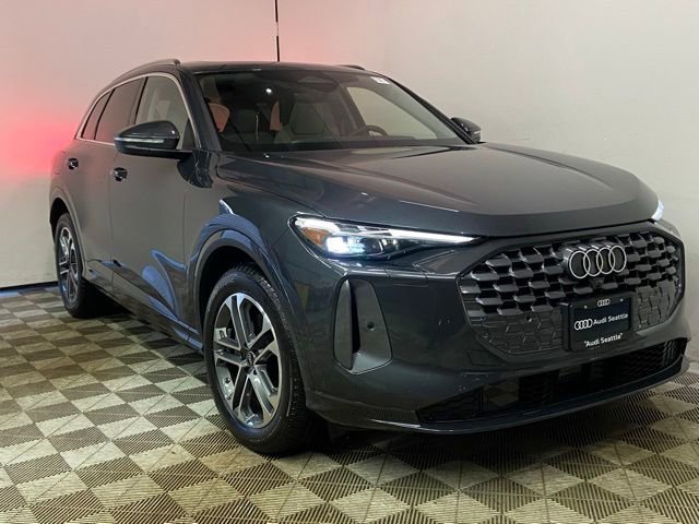 New 2025 Audi Q5 Prestige image 1