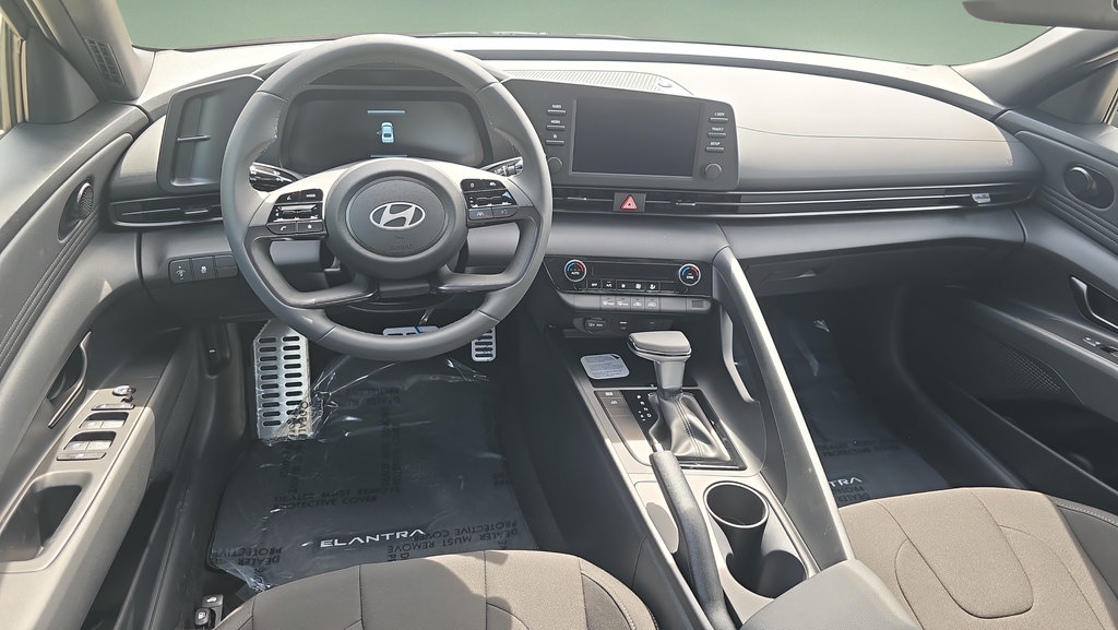 New 2026 Hyundai Elantra Sport FWD image 18